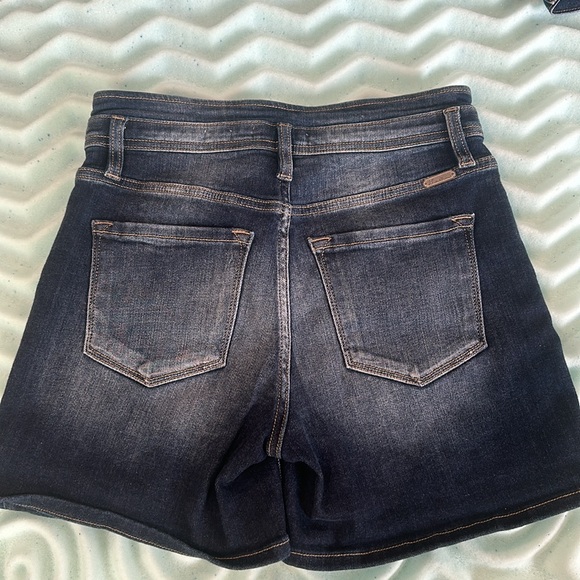 KanCan shorts from Buckle. - Picture 2 of 4